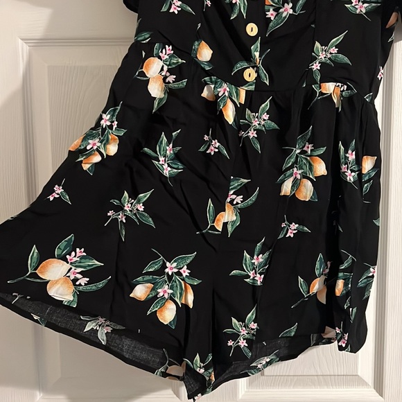 Lemon Romper - Picture 3 of 4